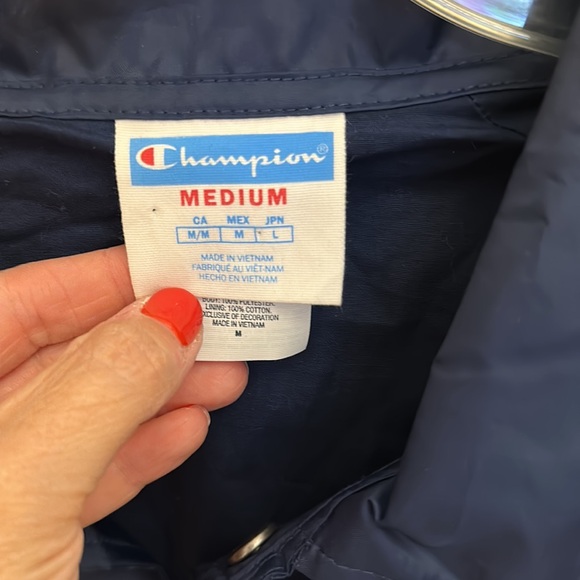 Cropped Champion Jacket - Picture 4 of 5